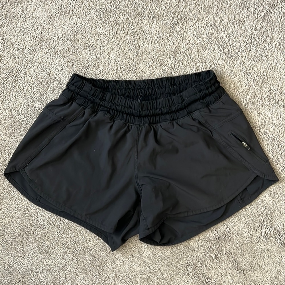 Lululemon Tracker Short - size 8
